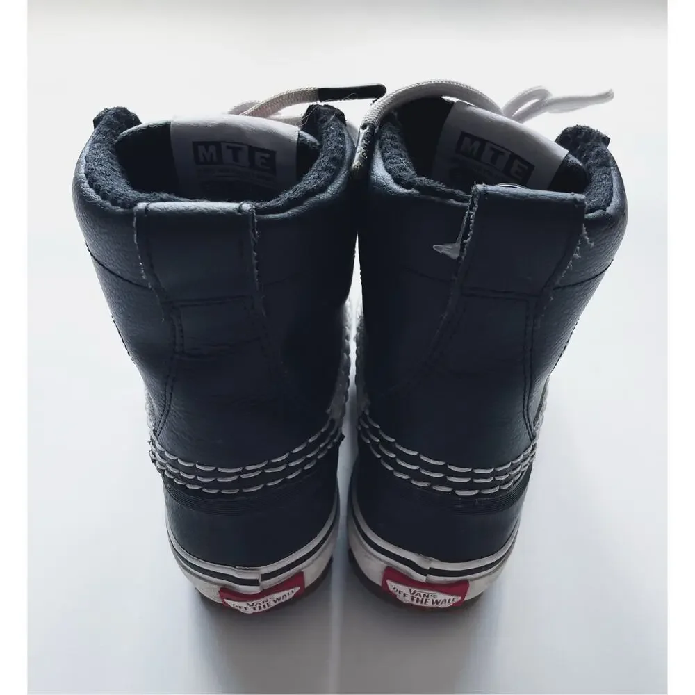 Vans MTE Standard Mid Waterproof Boot Black and White Size 3.5 Girls or 5 Boys
